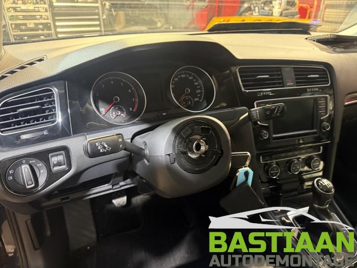 Volkswagen Golf VII 1.2 TSI 16V Skrotfordon (2015, BLAUW)