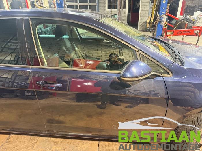 Volkswagen Golf VII 1.2 TSI 16V Skrotfordon (2015, BLAUW)