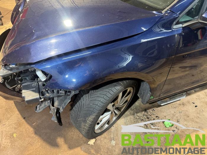 Volkswagen Golf VII 1.2 TSI 16V Skrotfordon (2015, BLAUW)