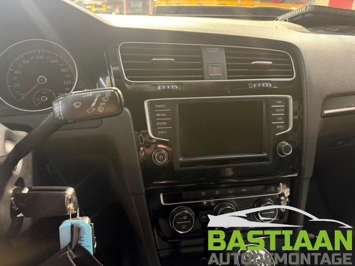 Volkswagen Golf VII 1.2 TSI 16V Skrotfordon (2015, BLAUW)