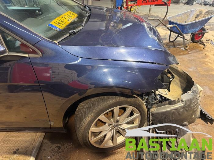 Volkswagen Golf VII 1.2 TSI 16V Skrotfordon (2015, BLAUW)