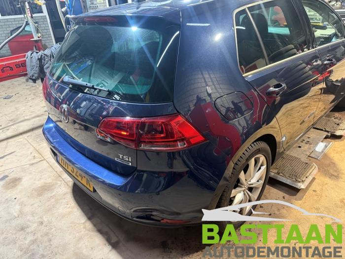 Volkswagen Golf VII 1.2 TSI 16V Skrotfordon (2015, BLAUW)