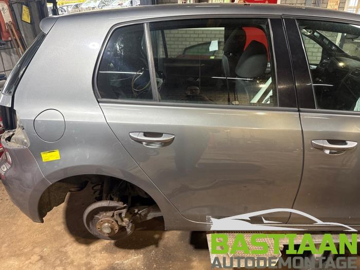 Volkswagen Golf Skrotfordon (2009, DONKER GRIJS METALIC)