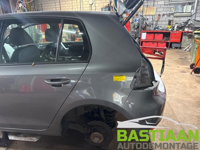 Volkswagen Golf Skrotfordon (2009, DONKER GRIJS METALIC)