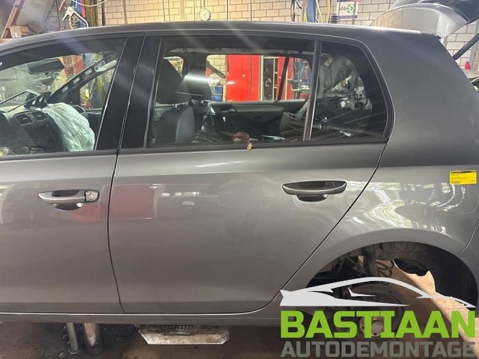 Volkswagen Golf Skrotfordon (2009, DONKER GRIJS METALIC)