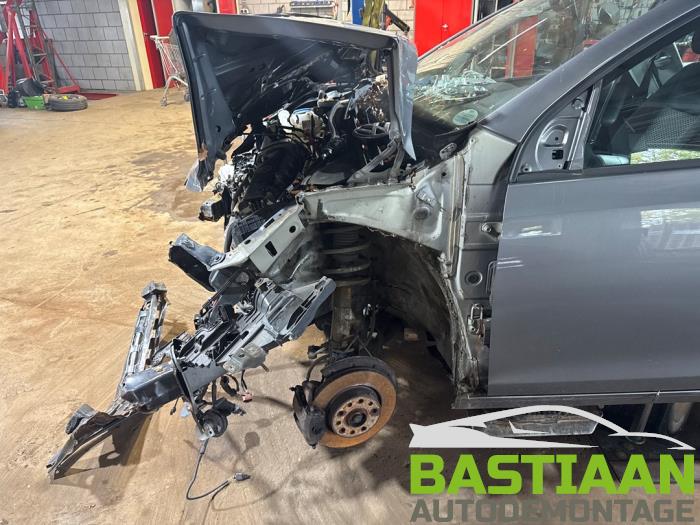 Volkswagen Golf Skrotfordon (2009, DONKER GRIJS METALIC)