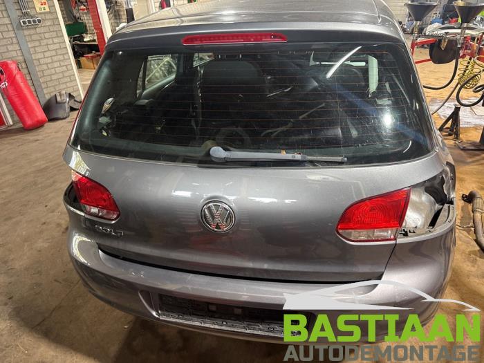 Volkswagen Golf Skrotfordon (2009, DONKER GRIJS METALIC)