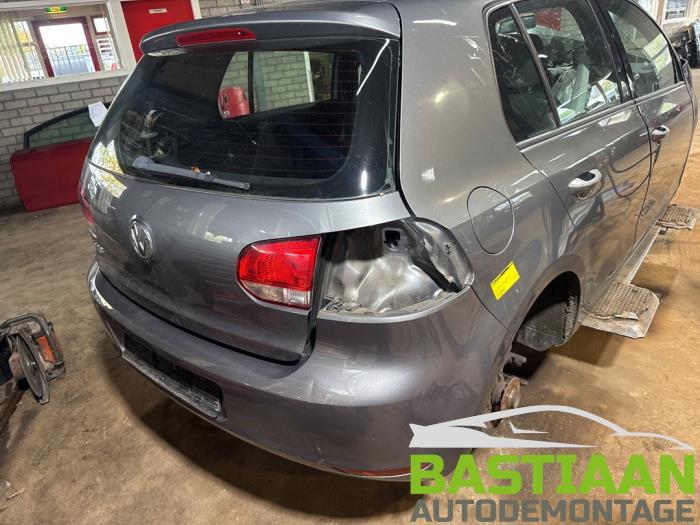 Volkswagen Golf Skrotfordon (2009, DONKER GRIJS METALIC)
