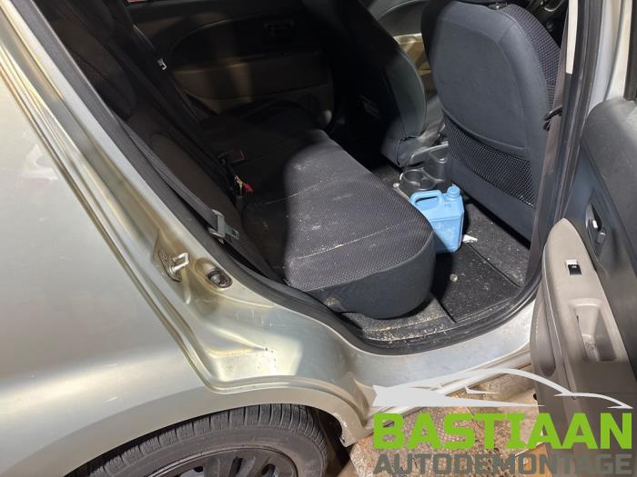 Daihatsu Sirion 2 1.0 12V DVVT Skrotfordon (2007, BEIGE)