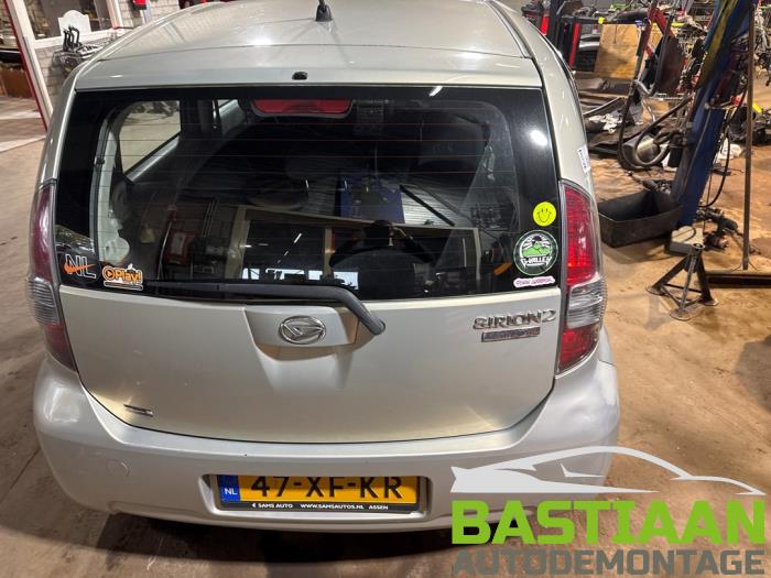 Daihatsu Sirion 2 1.0 12V DVVT Skrotfordon (2007, BEIGE)