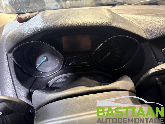 Ford Focus Skrotfordon (2015, GRIJS)