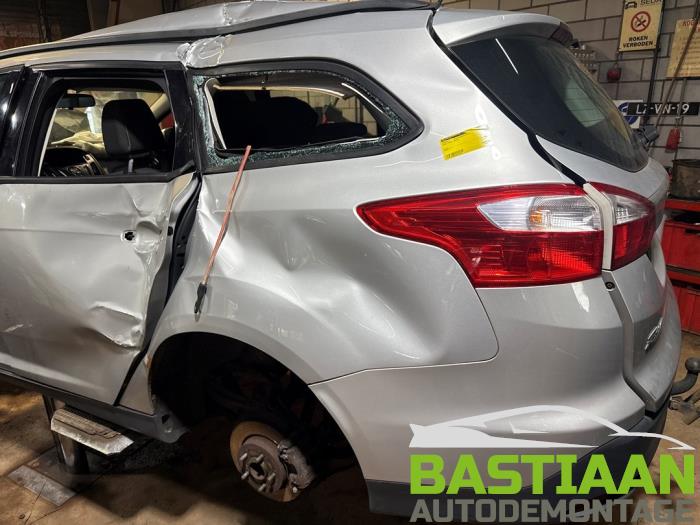 Ford Focus Skrotfordon (2015, GRIJS)