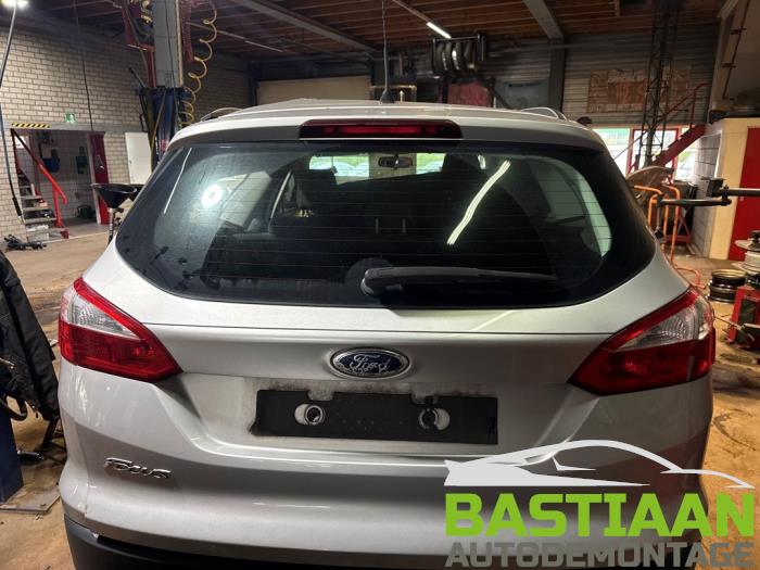 Ford Focus Skrotfordon (2015, GRIJS)