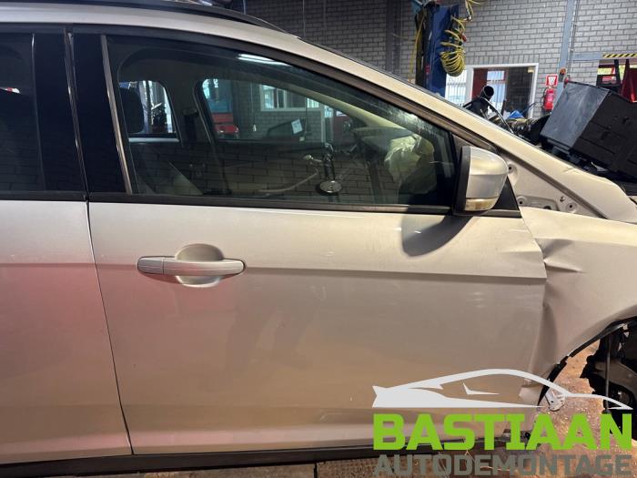 Ford Focus Skrotfordon (2015, GRIJS)