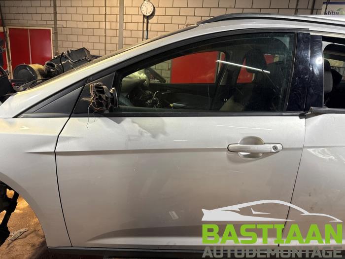 Ford Focus Skrotfordon (2015, GRIJS)