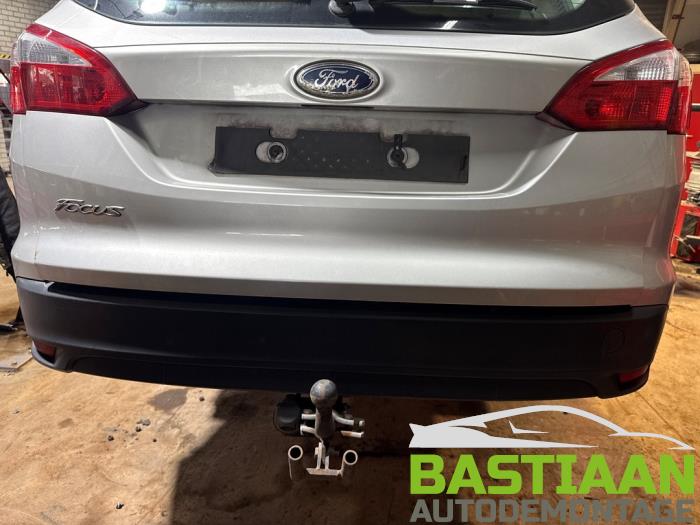 Ford Focus Skrotfordon (2015, GRIJS)