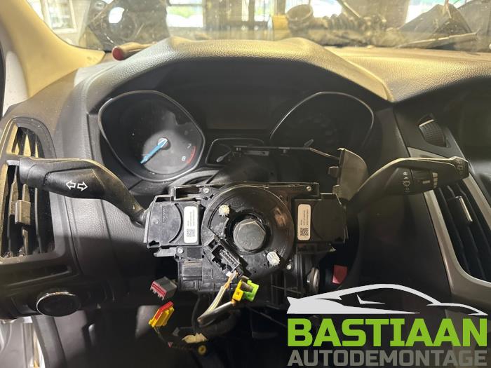 Ford Focus Skrotfordon (2015, GRIJS)