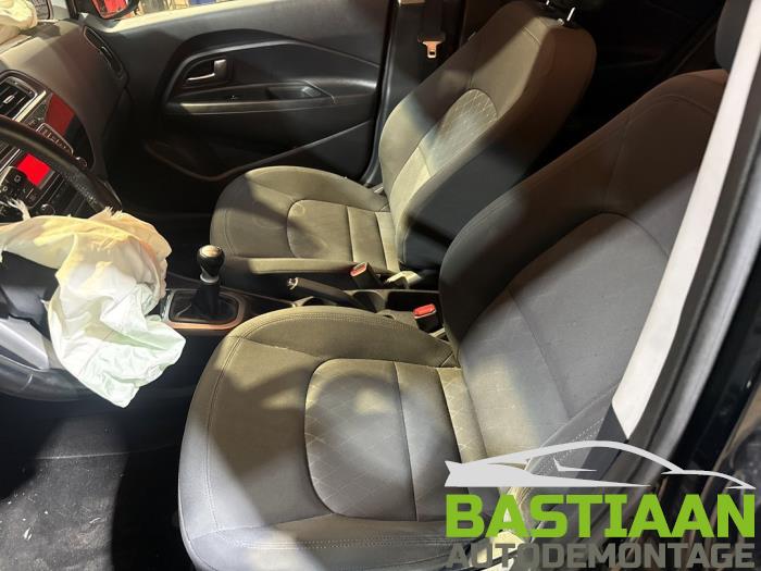 Kia Rio III 1.2 CVVT 16V Sloopvoertuig (2016, Zwart)