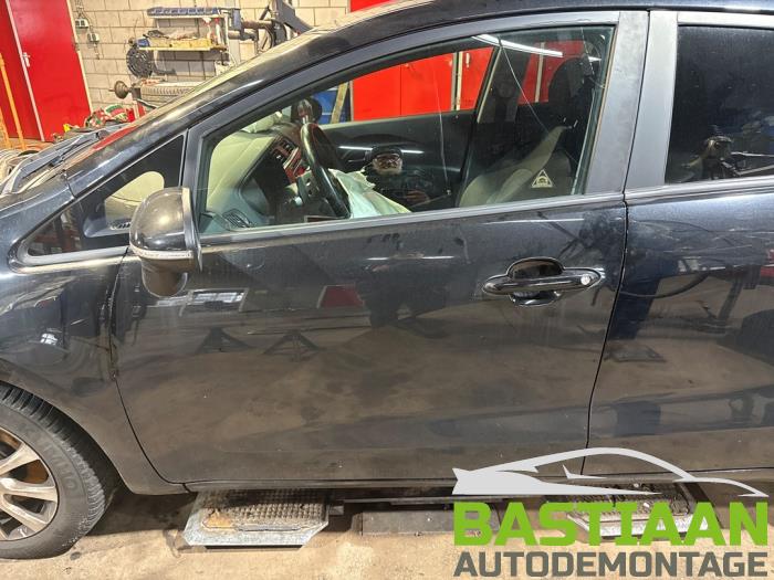 Kia Rio III 1.2 CVVT 16V Sloopvoertuig (2016, Zwart)