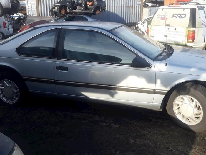 Ford Usa Thunderbird 3.8 V6 Samochód złomowany (1990, Jasny, Srebrnoszary)