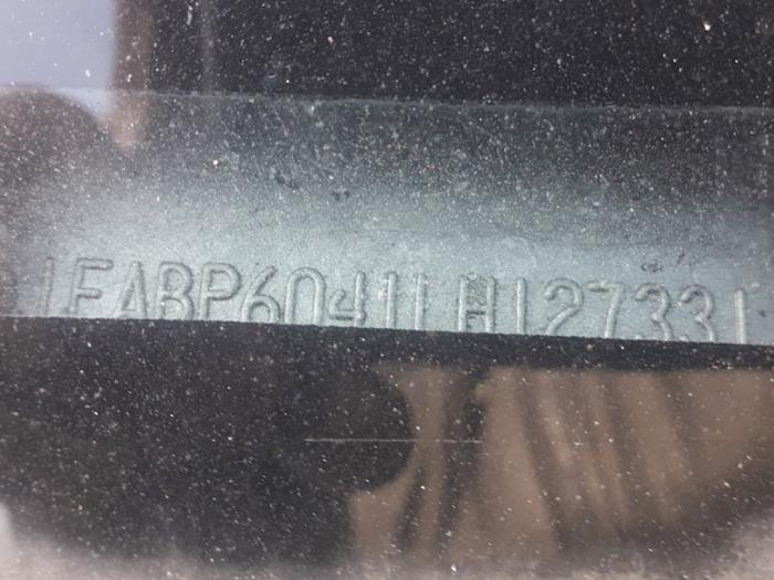 Ford Usa Thunderbird 3.8 V6 Samochód złomowany (1990, Jasny, Srebrnoszary)