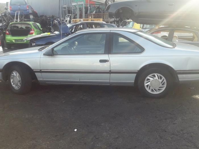 Ford Usa Thunderbird 3.8 V6 Samochód złomowany (1990, Jasny, Srebrnoszary)