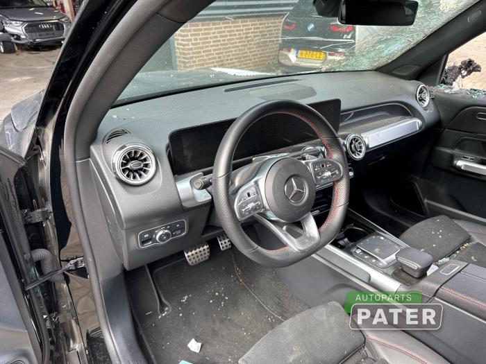 Mercedes GLB 1.3 GLB-200 Turbo 16V Sloopvoertuig (2022, Zwart)