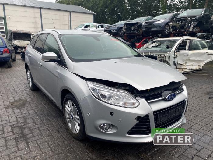 Ford Focus 3 Wagon 1.6 TDCi ECOnetic Skrotfordon (2013, GRIJS ZILVER)