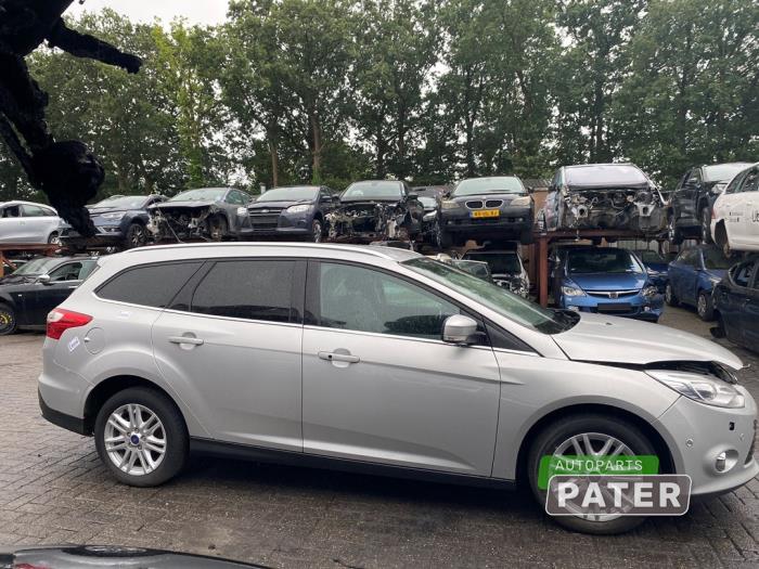 Ford Focus 3 Wagon 1.6 TDCi ECOnetic Skrotfordon (2013, GRIJS ZILVER)