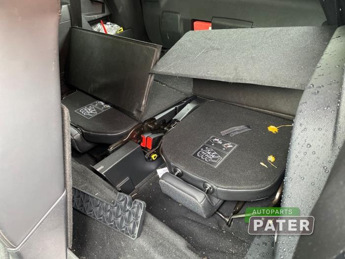 Peugeot 5008 II 1.2 12V e-THP PureTech 130 Sloopvoertuig (2017, Zwart)