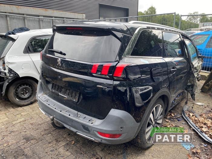 Peugeot 5008 II 1.2 12V e-THP PureTech 130 Sloopvoertuig (2017, Zwart)