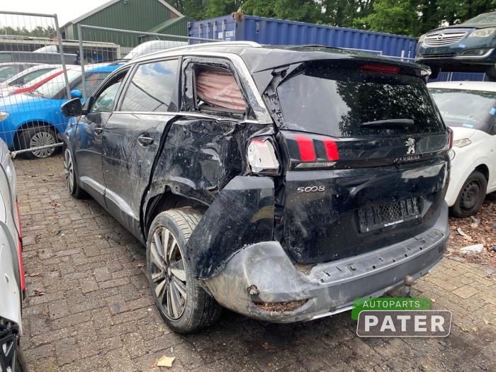 Peugeot 5008 II 1.2 12V e-THP PureTech 130 Sloopvoertuig (2017, Zwart)