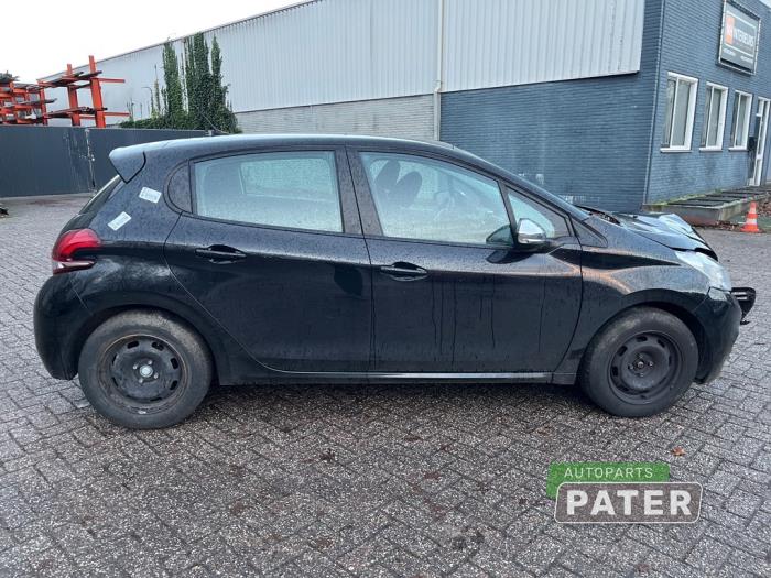 Peugeot 208 I 1.2 Vti 12V PureTech 82 Sloopvoertuig (2017, Zwart)