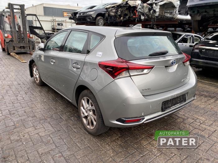 Toyota Auris 1.8 16V Hybrid Skrotfordon (2015, GRIJS)