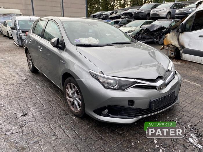 Toyota Auris 1.8 16V Hybrid Skrotfordon (2015, GRIJS)