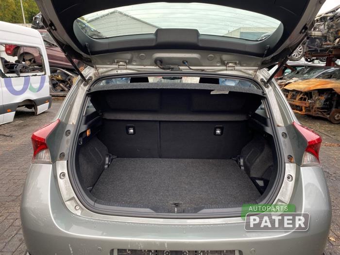 Toyota Auris 1.8 16V Hybrid Skrotfordon (2015, GRIJS)