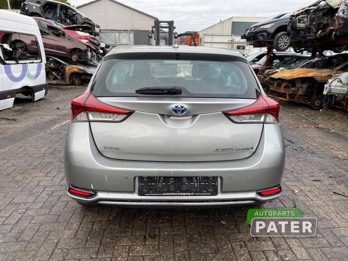 Toyota Auris 1.8 16V Hybrid Skrotfordon (2015, GRIJS)