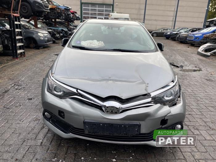 Toyota Auris 1.8 16V Hybrid Skrotfordon (2015, GRIJS)