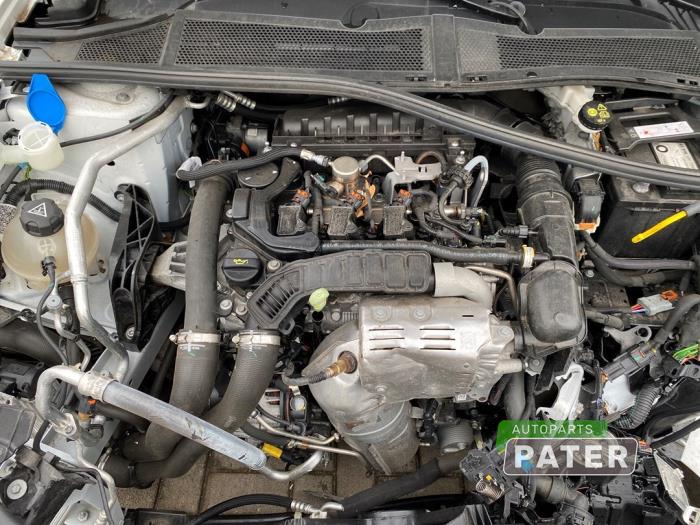 Peugeot 308 1.2 12V PureTech 130 Skrotfordon (2022, WIT)