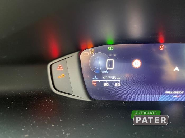 Peugeot 308 1.2 12V PureTech 130 Skrotfordon (2022, WIT)