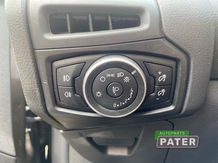 Ford Focus 3 Wagon 1.0 Ti-VCT EcoBoost 12V 125 Skrotfordon (2015, BRUIN)