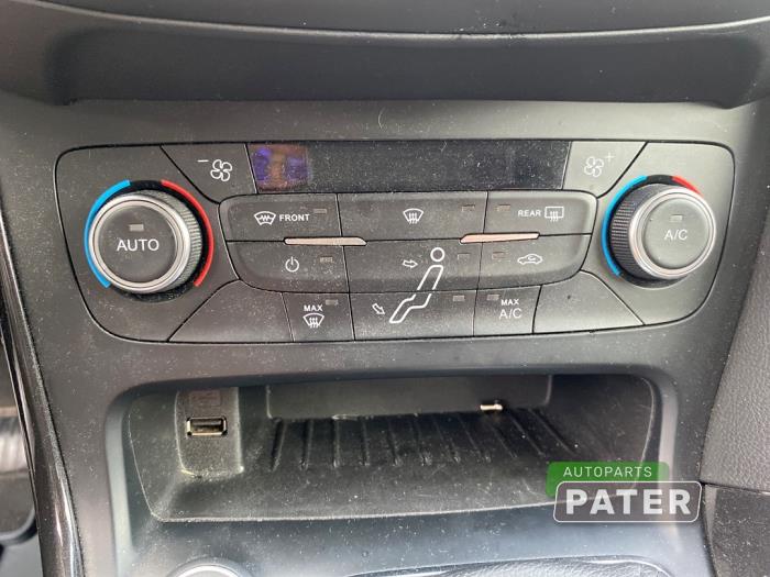 Ford Focus 3 Wagon 1.0 Ti-VCT EcoBoost 12V 125 Skrotfordon (2015, BRUIN)