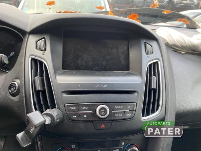 Ford Focus 3 Wagon 1.0 Ti-VCT EcoBoost 12V 125 Skrotfordon (2015, BRUIN)