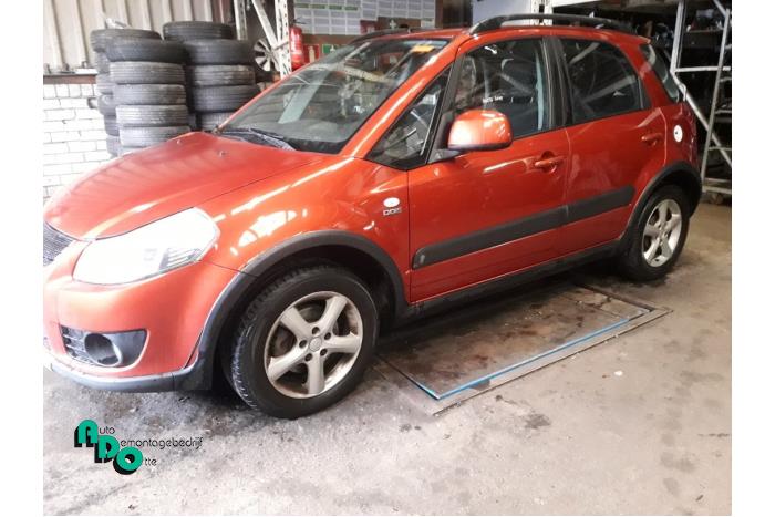 Suzuki SX4 1.6 DDiS Sloopvoertuig (2006, Oranje)