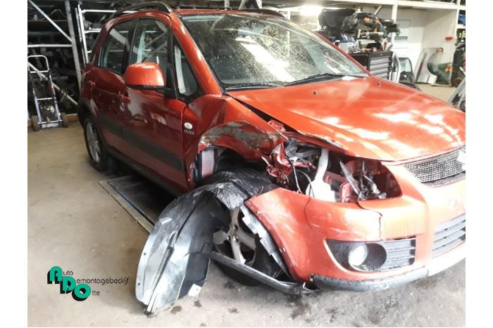 Suzuki SX4 1.6 DDiS Sloopvoertuig (2006, Oranje)