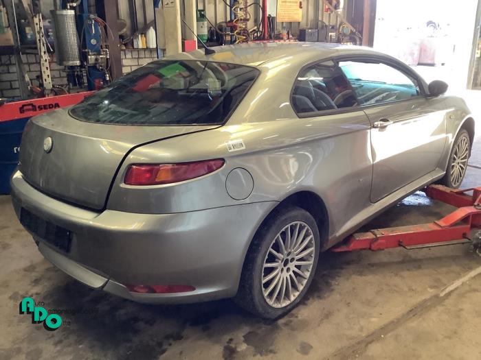 Alfa Romeo GT 1.9 JTD 16V Multijet Sloopvoertuig (2004, Grijs)