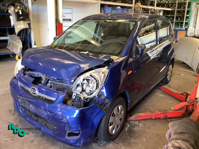Daihatsu Cuore 1.0 12V DVVT Skrotfordon (2008, BLAUW)