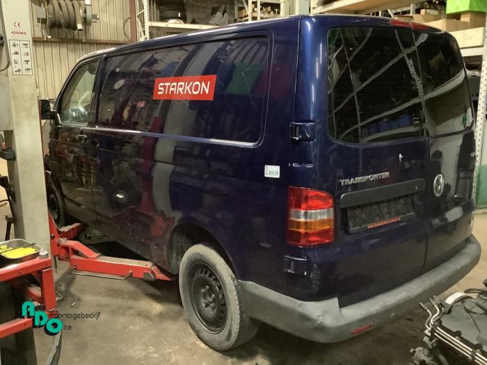 Volkswagen Transporter T5 1.9 TDi Skrotfordon (2007, NIET VAN TOEPASSING)