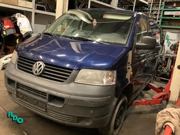 Volkswagen Transporter T5 1.9 TDi Skrotfordon (2007, NIET VAN TOEPASSING)