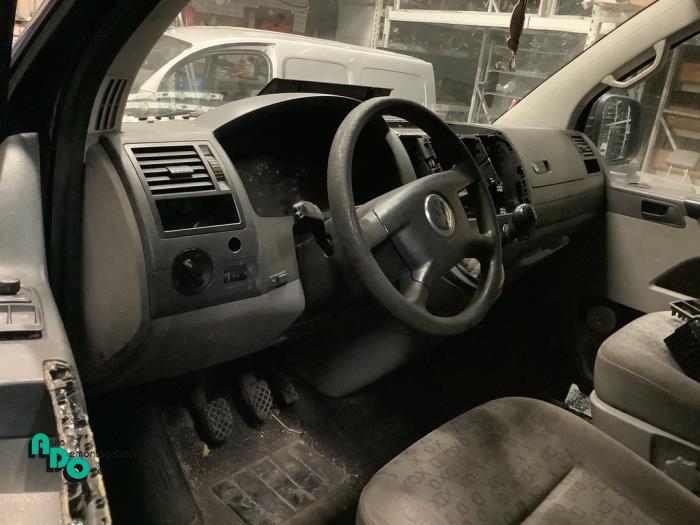 Volkswagen Transporter T5 1.9 TDi Skrotfordon (2007, NIET VAN TOEPASSING)